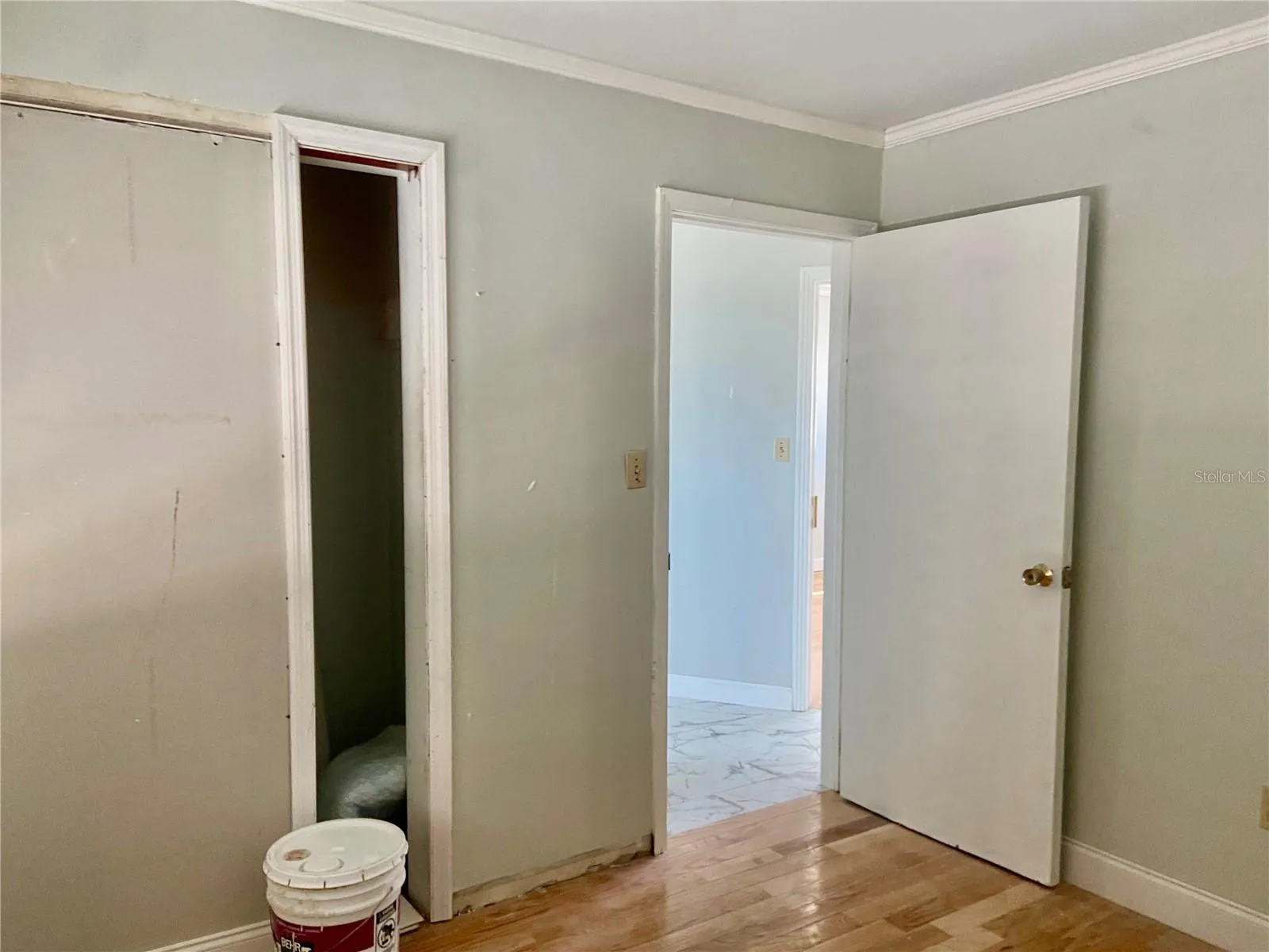 Upstairs Apt