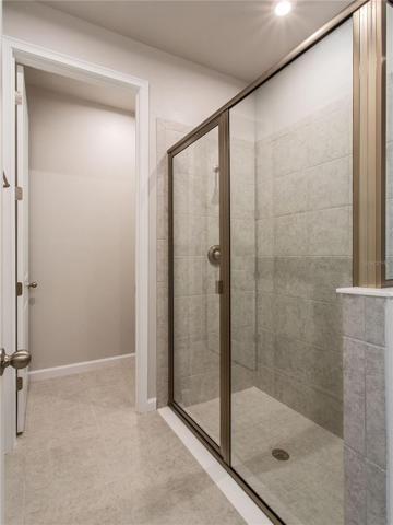 Owner's Bathrom