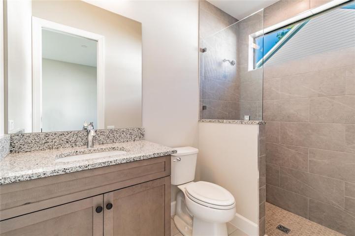 Guest bath 2