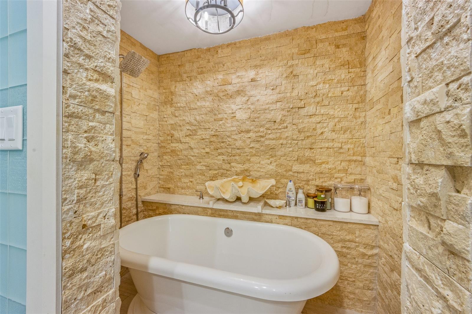 Main House Master Bathroom