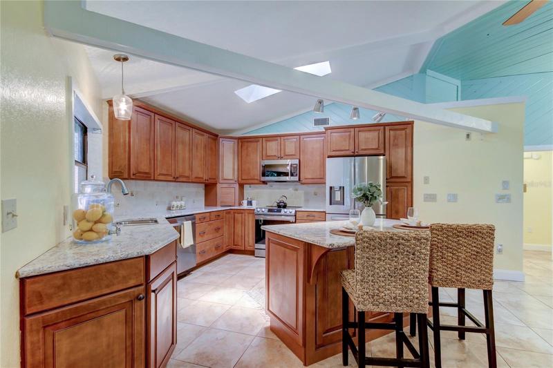 Eat-in Kitchen