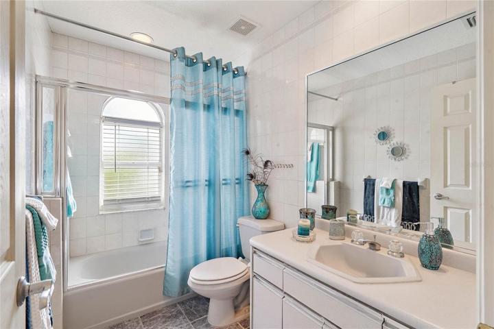 Bathroom Bedroom Suite #4