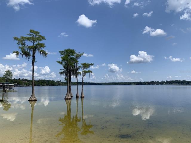 LAKE MCCORMICK ON COMPASS LAKE IN THE HILLS.