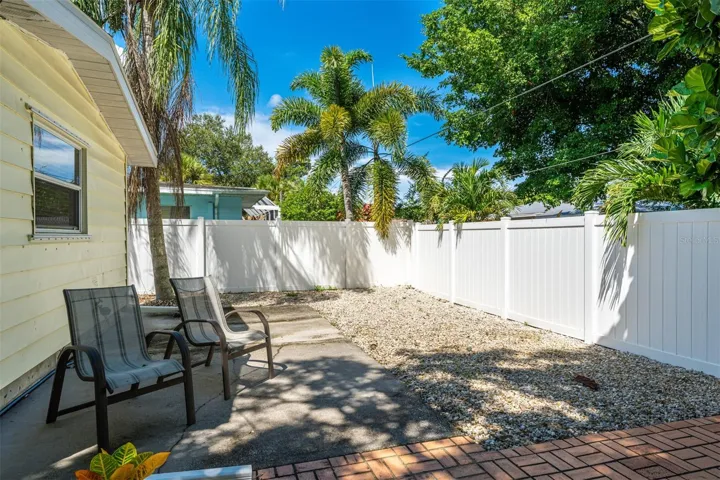 Fenced rear yard