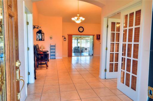 Foyer with arch way
