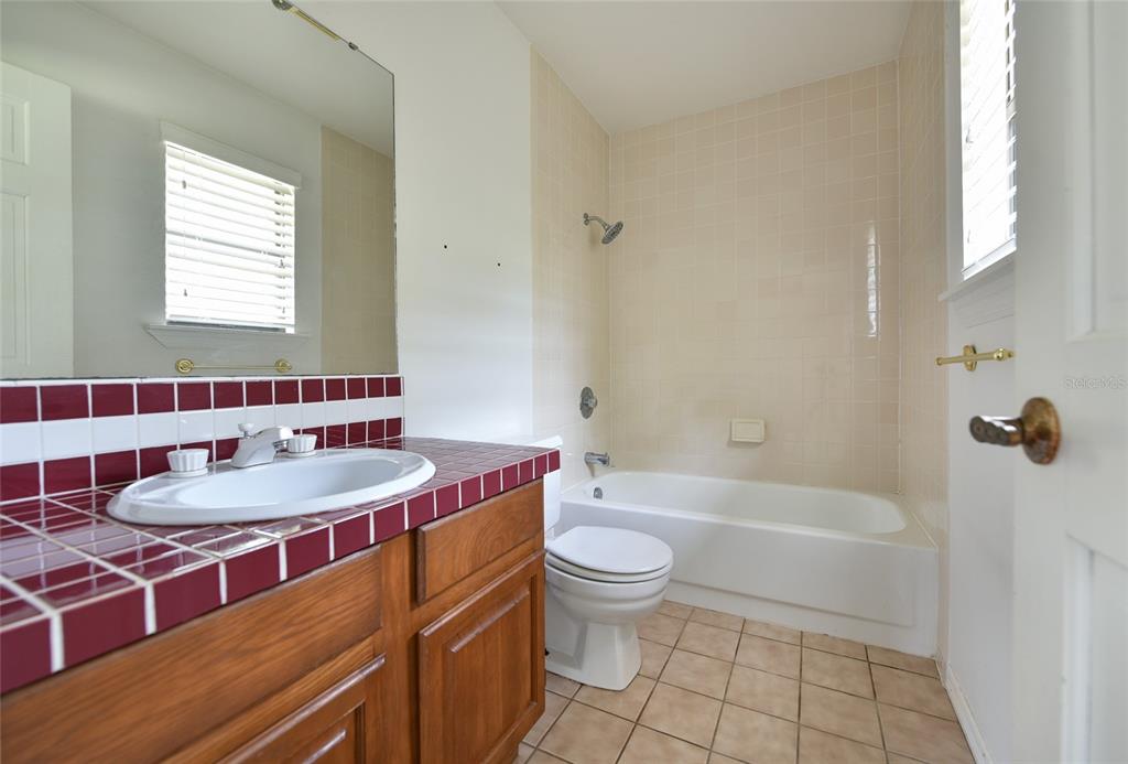 Guest Bathroom 1 - Ensuite