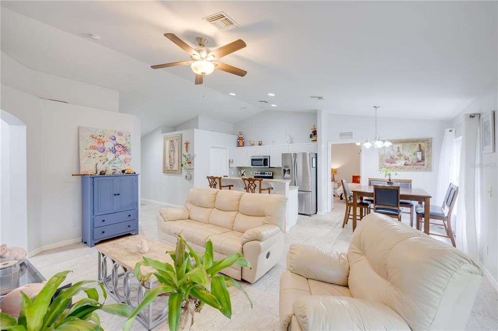 LIVING/KITCHEN AREA