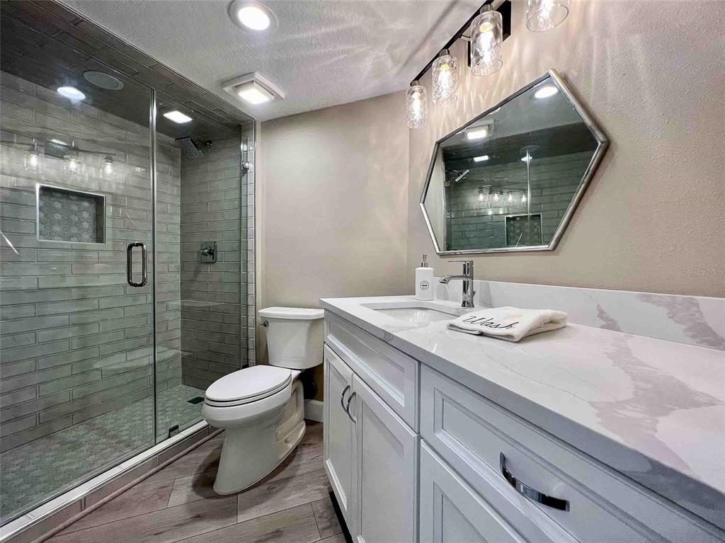 2nd Bathroom