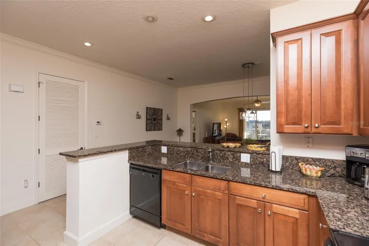 42" Cabinetry And Granite Counters!