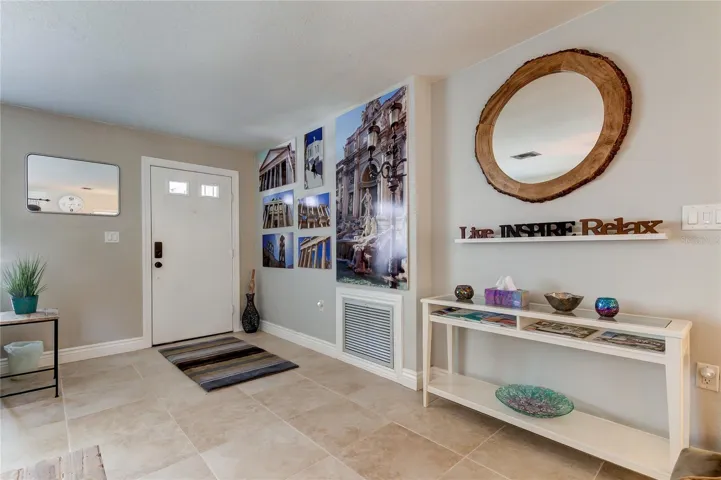 Large Inviting Entryway..(Foyer 5 x 10)