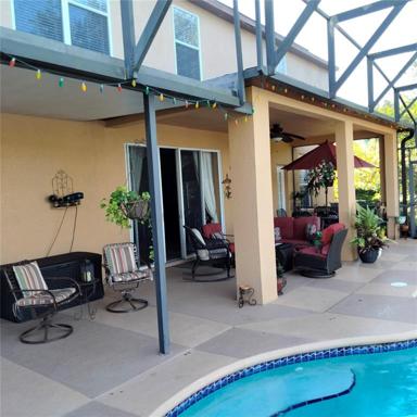 Large covered lanai