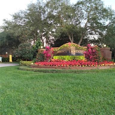 The beautiful entrance  to John's Landing...welcome home!