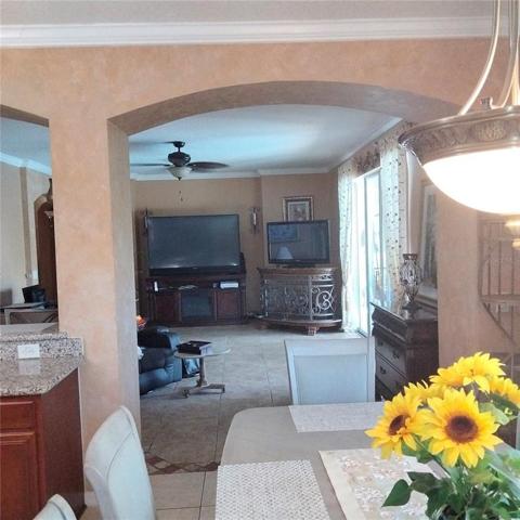 Looking towards the family room from the Dinette area