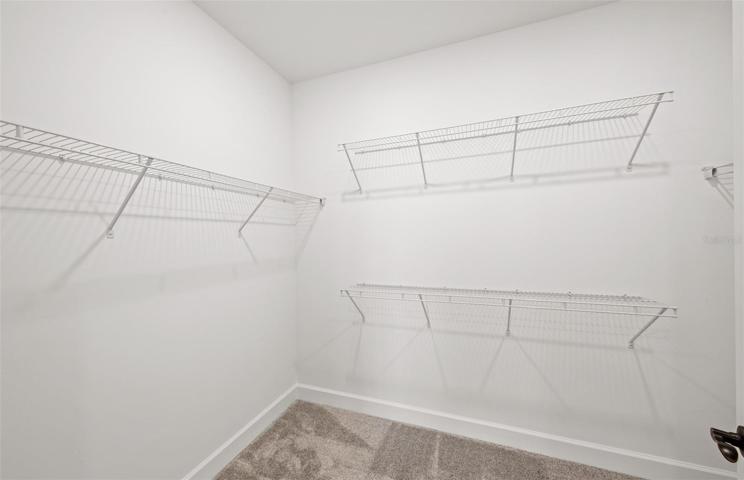 Furnished model, options may vary.