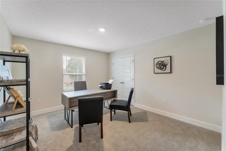 MODEL CENTER HOME PHOTOS = SIZE OF THIS PROPERTY