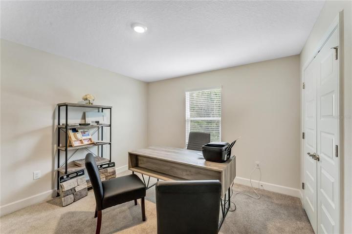MODEL CENTER HOME PHOTOS = SIZE OF THIS PROPERTY