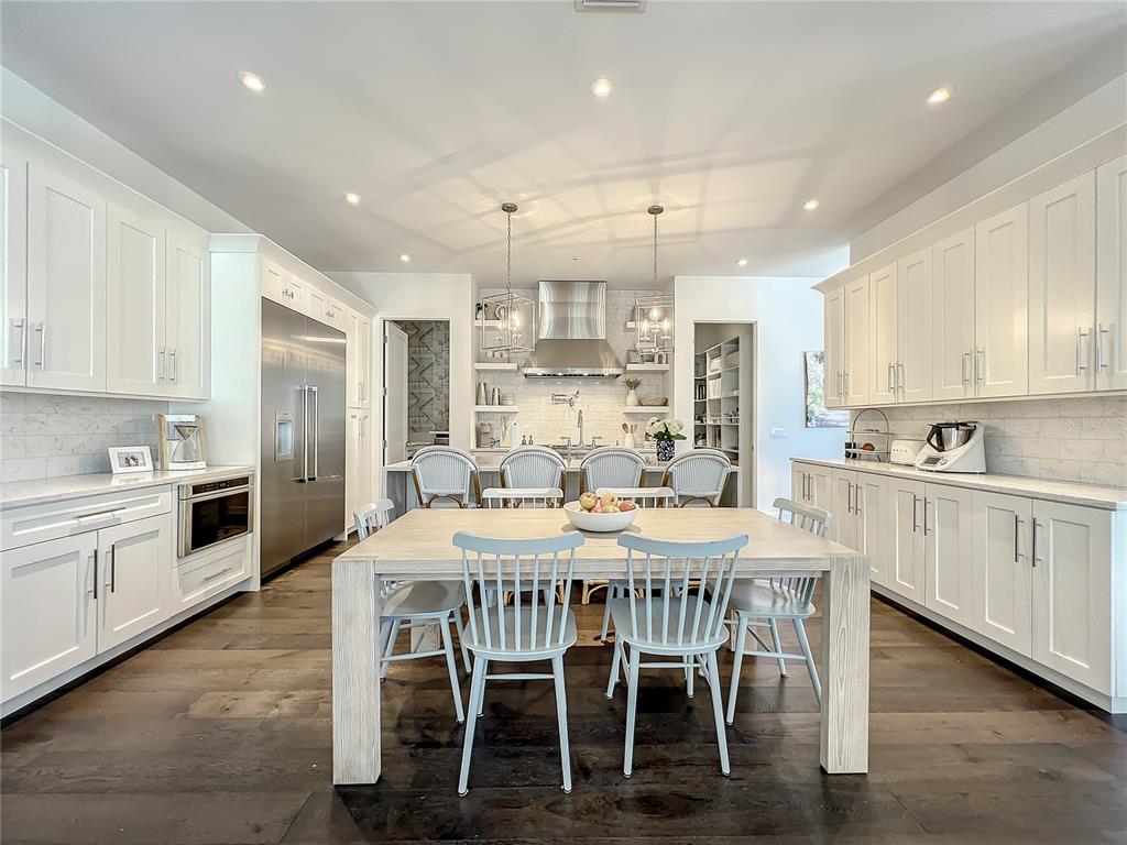 Eat-in Kitchen area