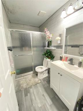 2nd Bathroom