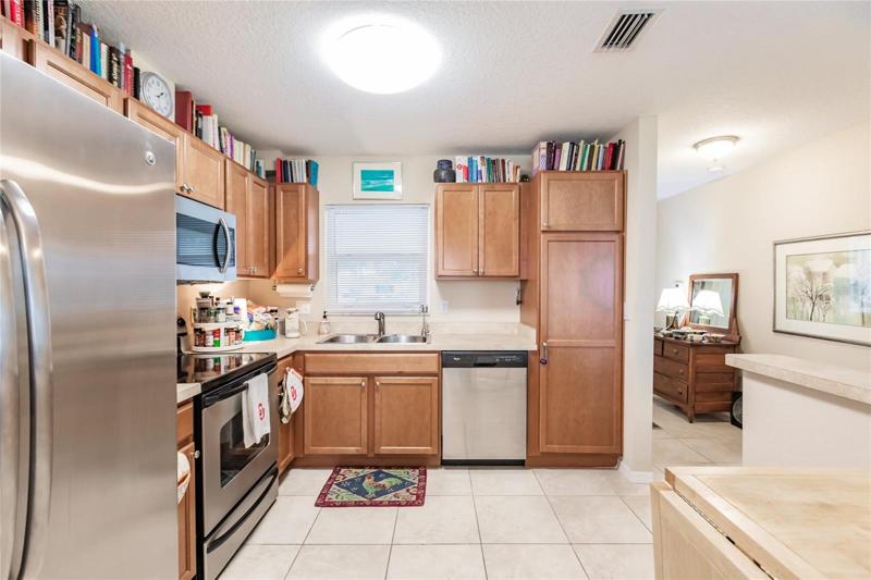Room to cook with a friend!