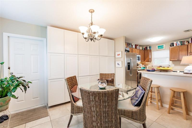 Kitchen bar area for chatting with the cooks!