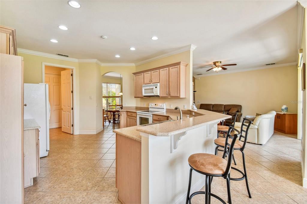 BREAKFAST BAR