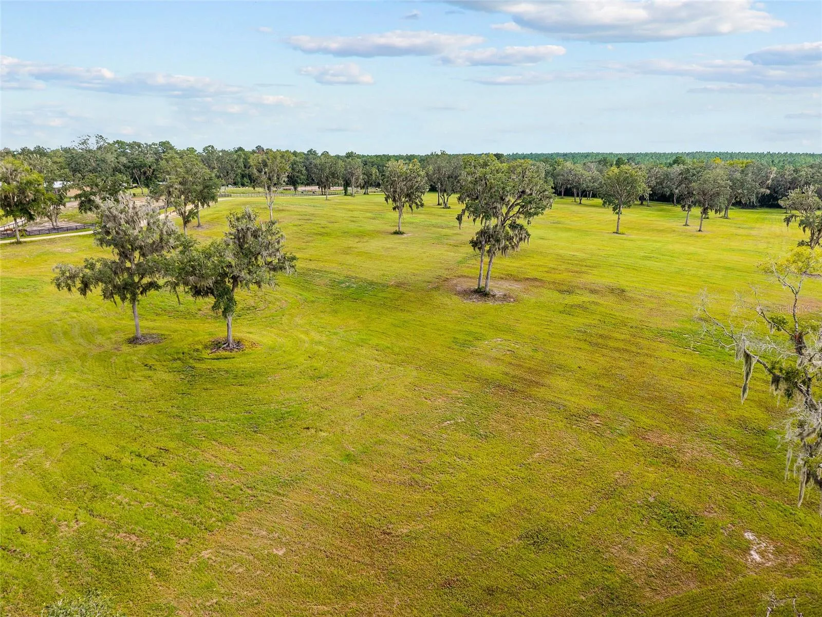 Easy access to Ocala, Williston and Gainesville
