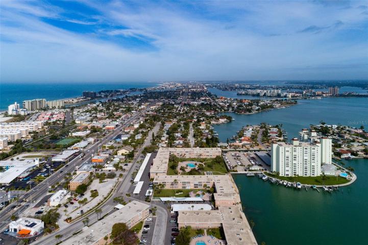 Unit is close to many restaurants, shopping, beach bars & trolly.