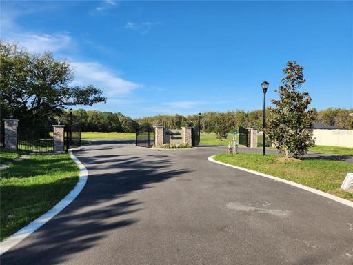 Gate
