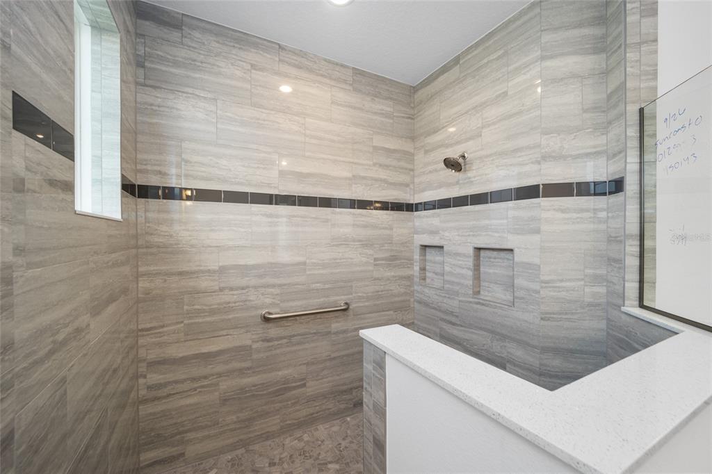 En Suite 1