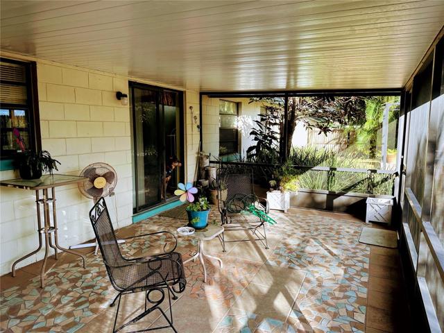 Screen patio