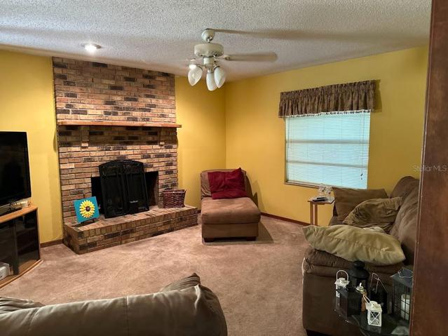 Living room with Fireplace