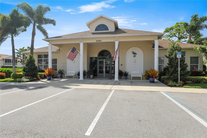Pinestone club house