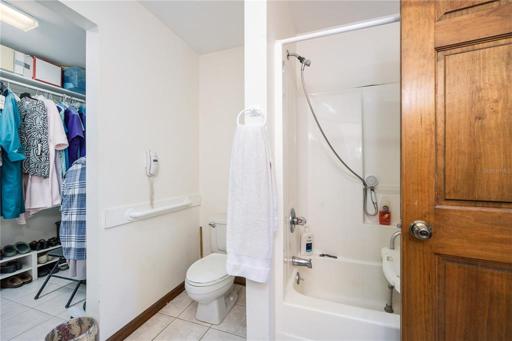 Master bathroom 2