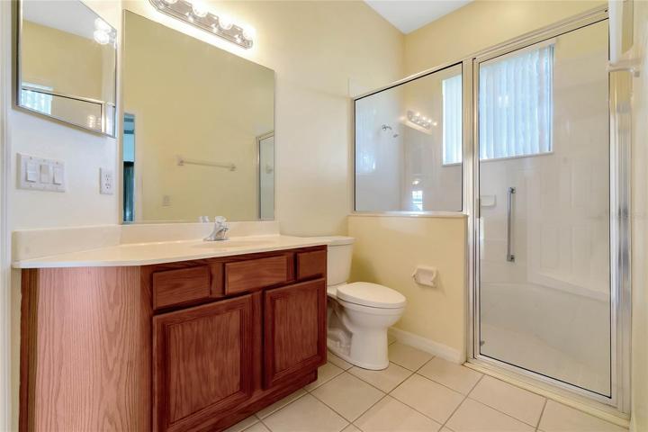 Guest Bath that opens to the lanai