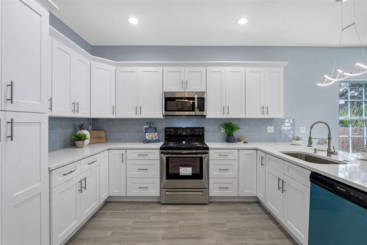 Beautiful gourmet Kitchen