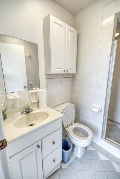 Shop Full bath