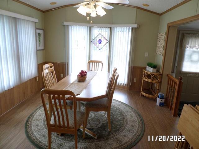 Dining room.