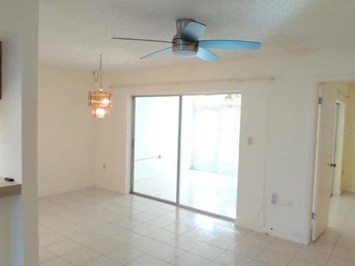 Dining/ sliders to florida/bonus room