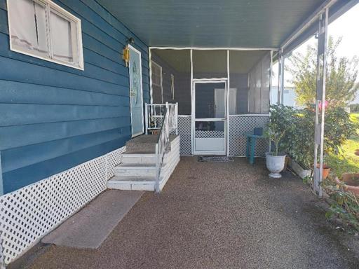 CARPORT/SCREEN ROOM