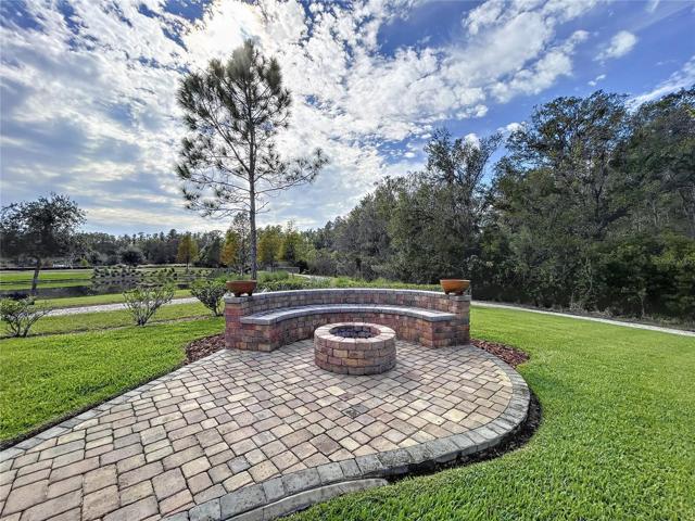 Enjoy evenings sitting by the firepit