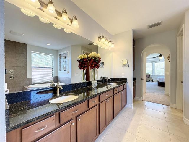 Primary ensuite-double vanity