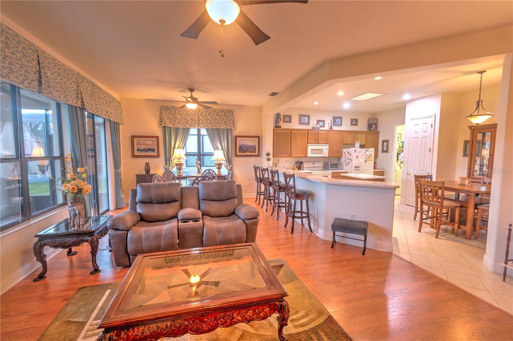 BRIGHT OPEN PLAN