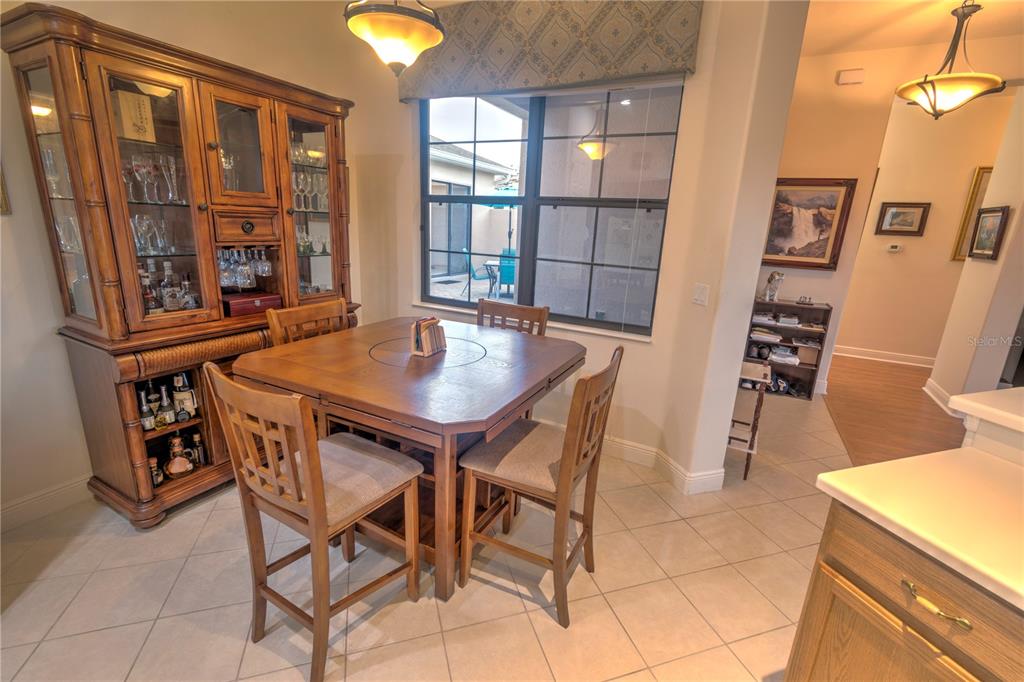 EAT IN KITCHEN