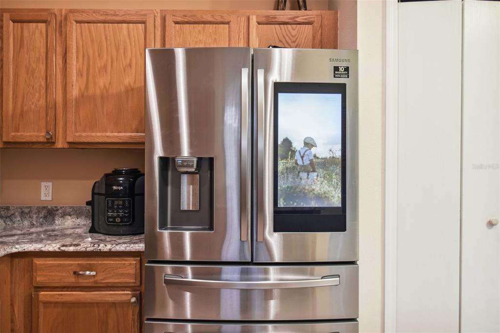 SAMSUNG SMART REFRIGERATOR