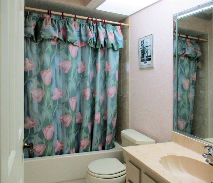 Second guest bedroom from doorway