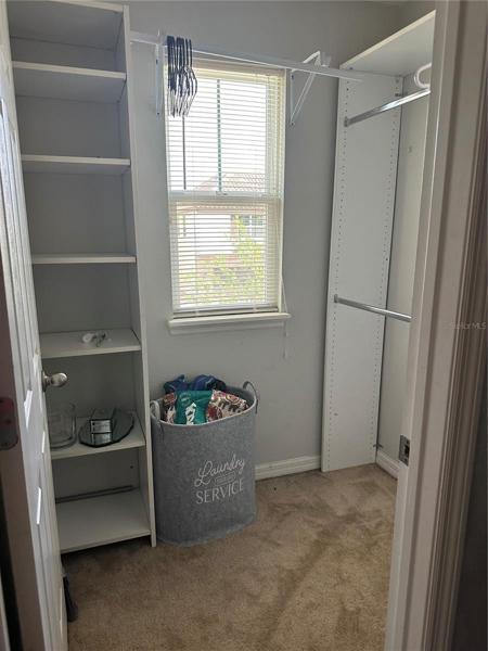 bed 3 walk in closet