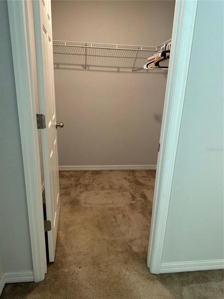 bed 2 walk in closet