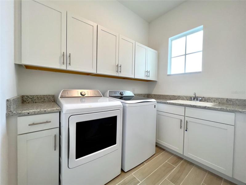 Laundry Room with utility sink