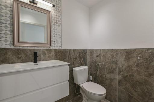 2nd Bathroom