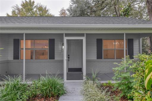 Front Screened in Area
